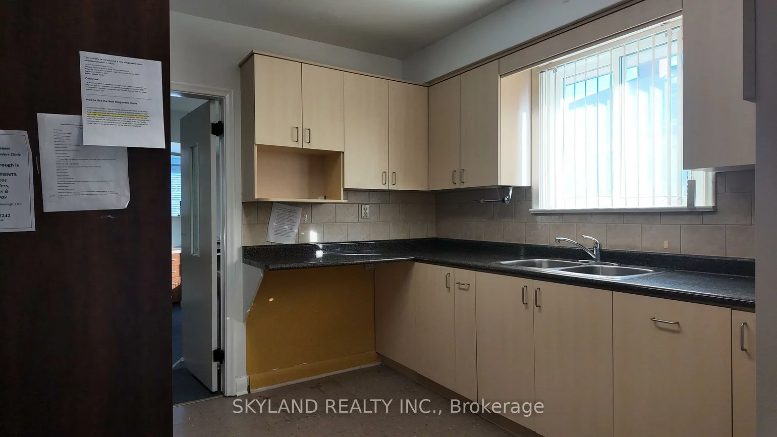 1256, Danforth, Eglinton East, Toronto