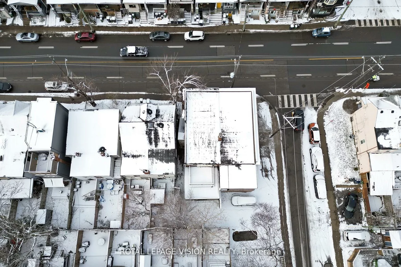 819, Pape, Danforth Village-East York, Toronto