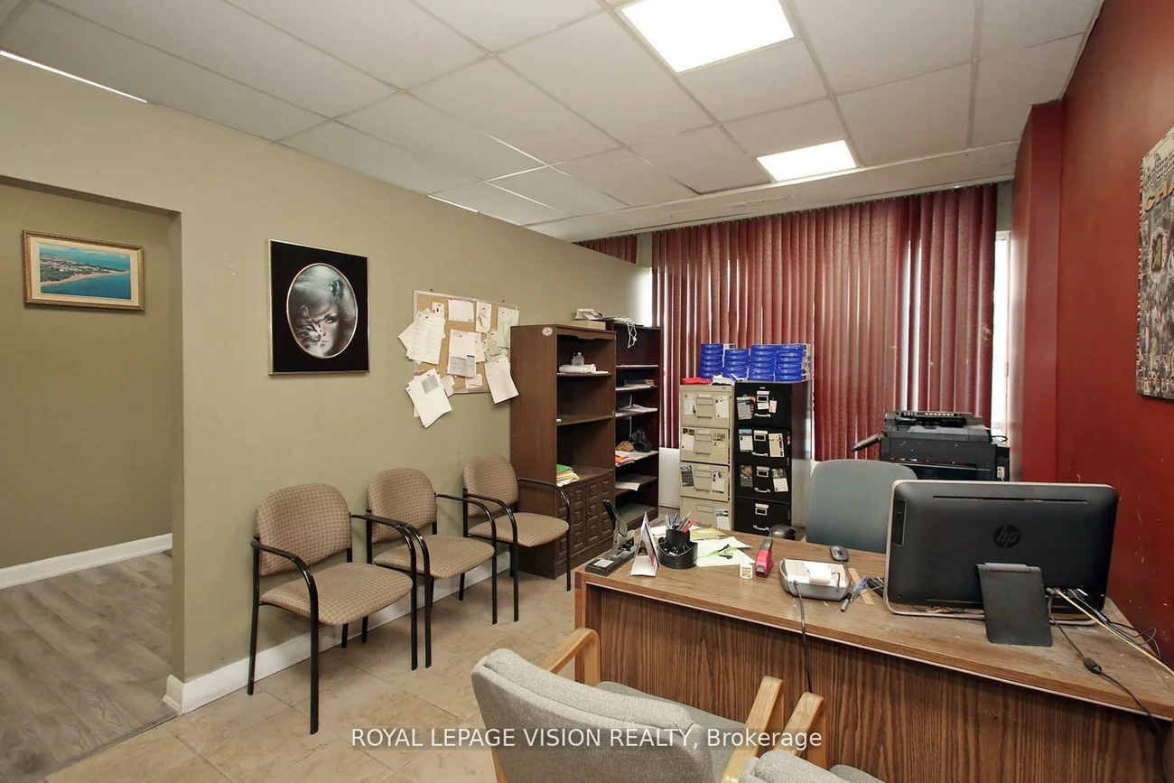 819, Pape, Danforth Village-East York, Toronto