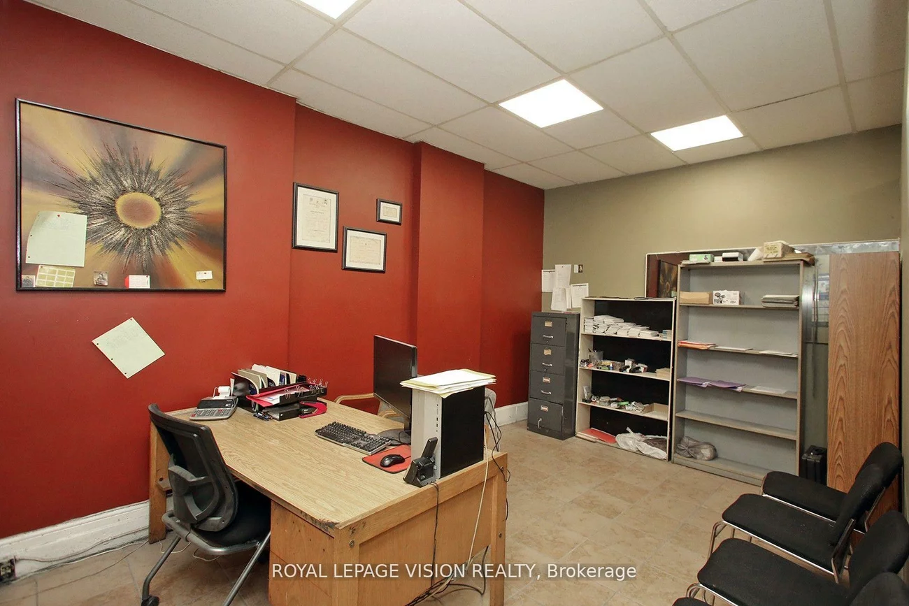 819, Pape, Danforth Village-East York, Toronto