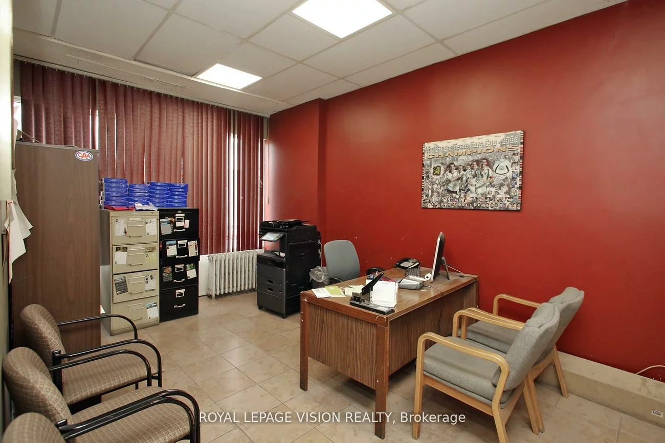 819, Pape, Danforth Village-East York, Toronto