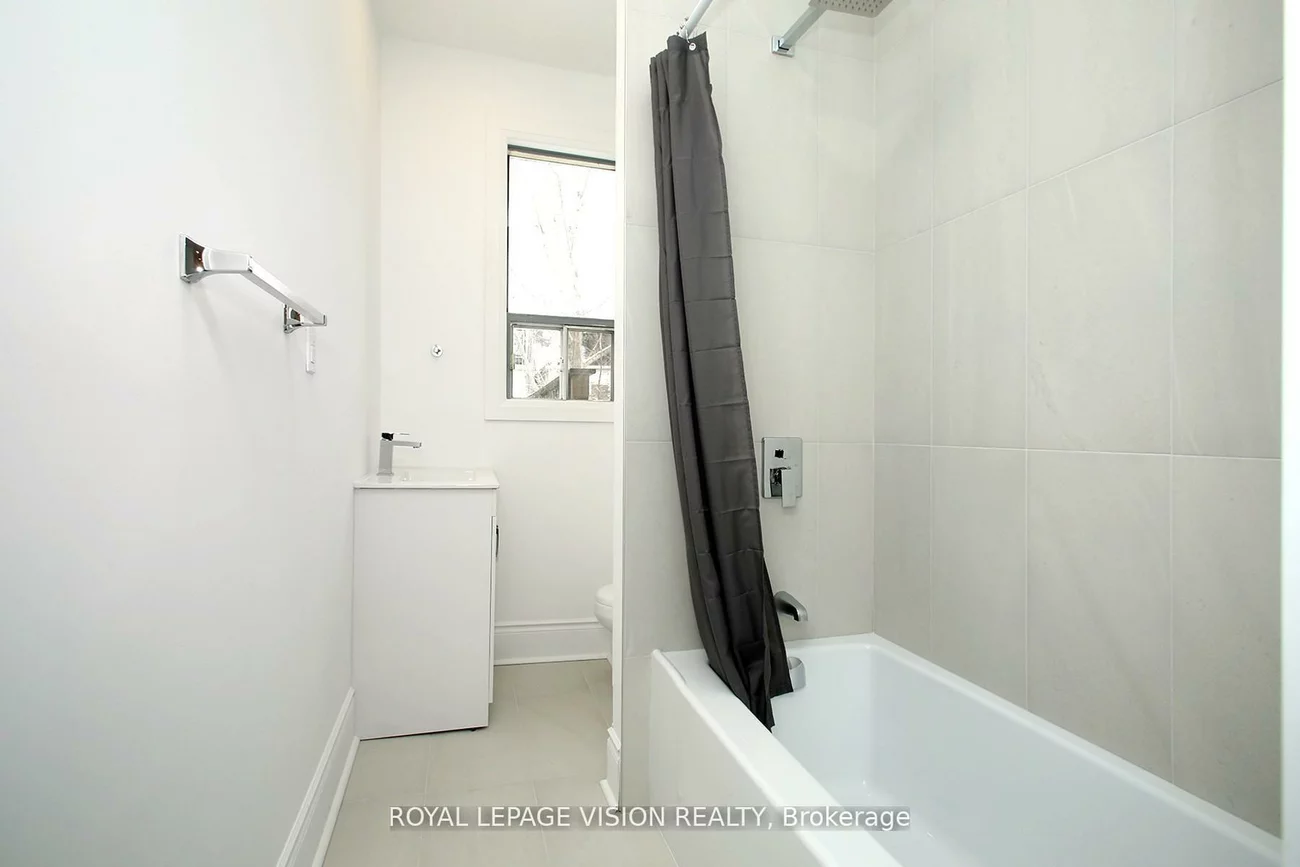 819, Pape, Danforth Village-East York, Toronto