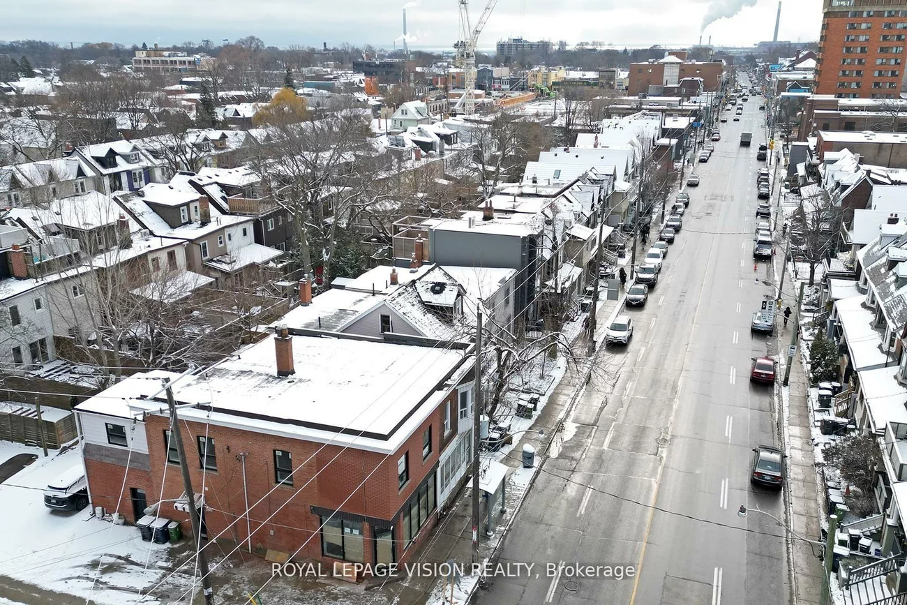 819, Pape, Danforth Village-East York, Toronto