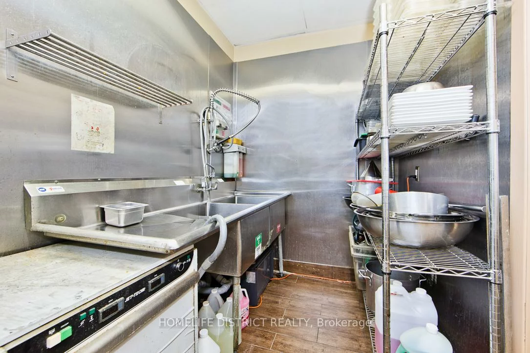 2367, Kingston, Birchcliffe-Cliffside, Toronto
