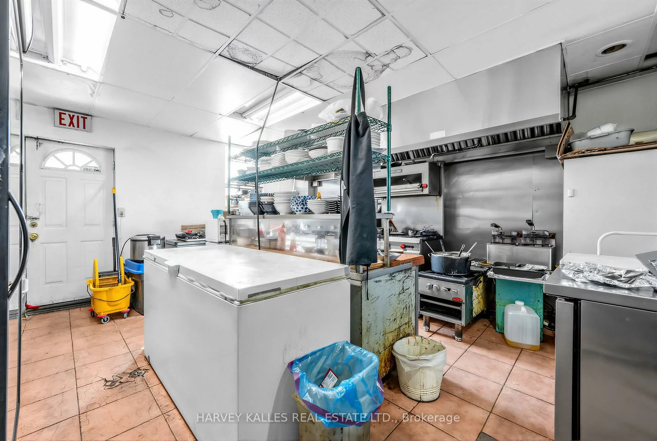 867, Danforth, Danforth, Toronto