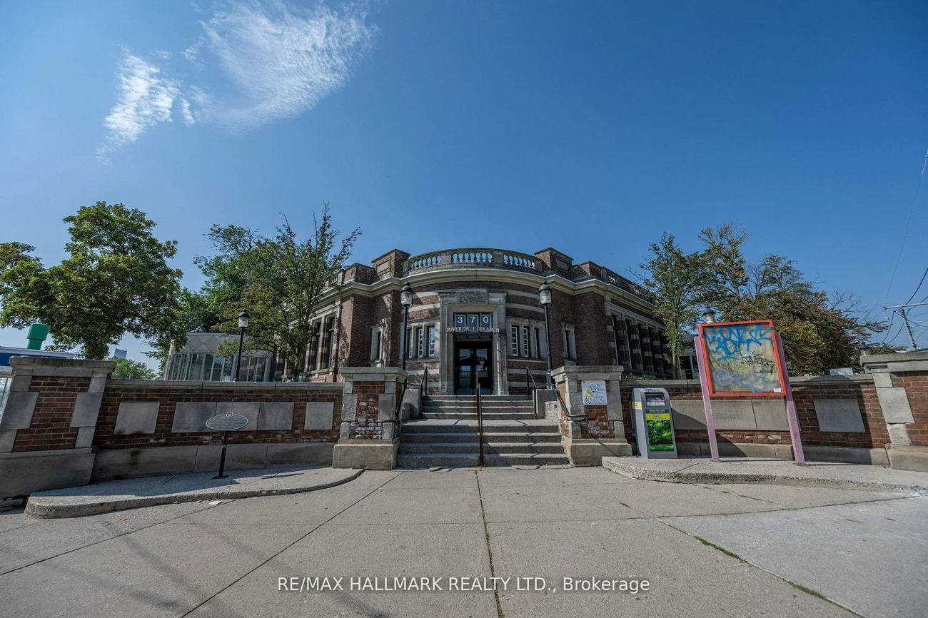 675, Broadview, North Riverdale, Toronto