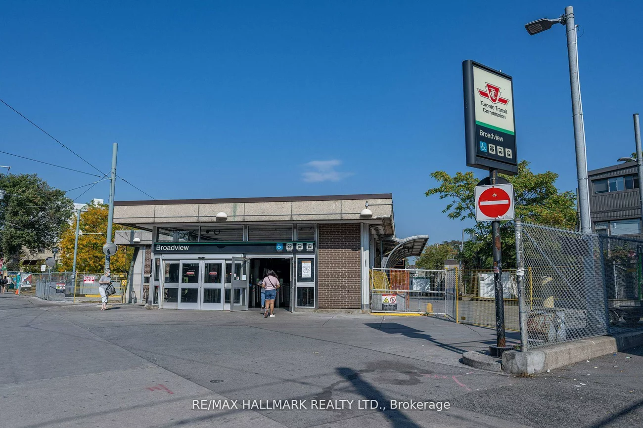 675, Broadview, North Riverdale, Toronto