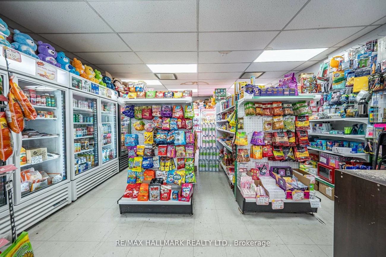 675, Broadview, North Riverdale, Toronto