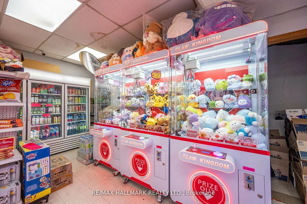 675, Broadview, North Riverdale, Toronto