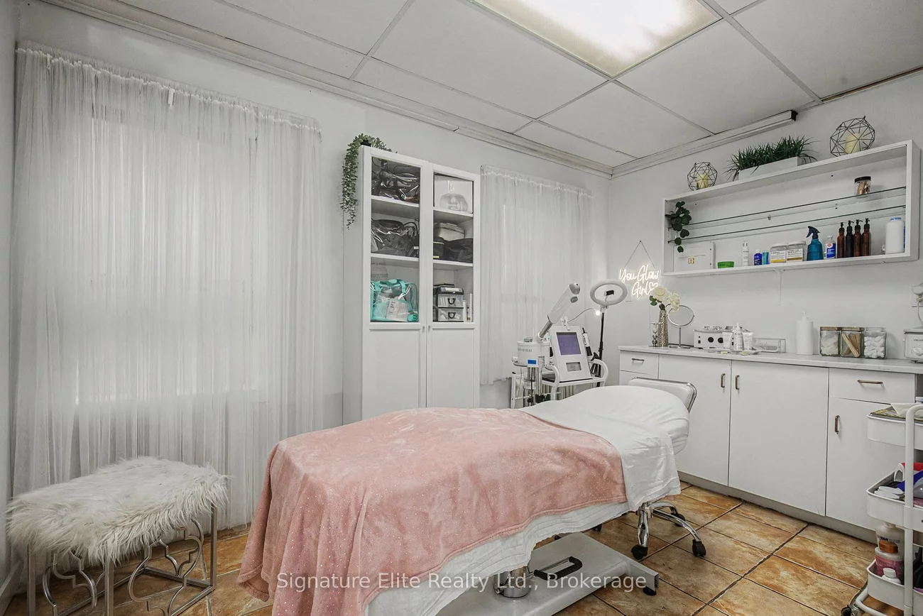 2400, Kingston, Birchcliffe-Cliffside, Toronto