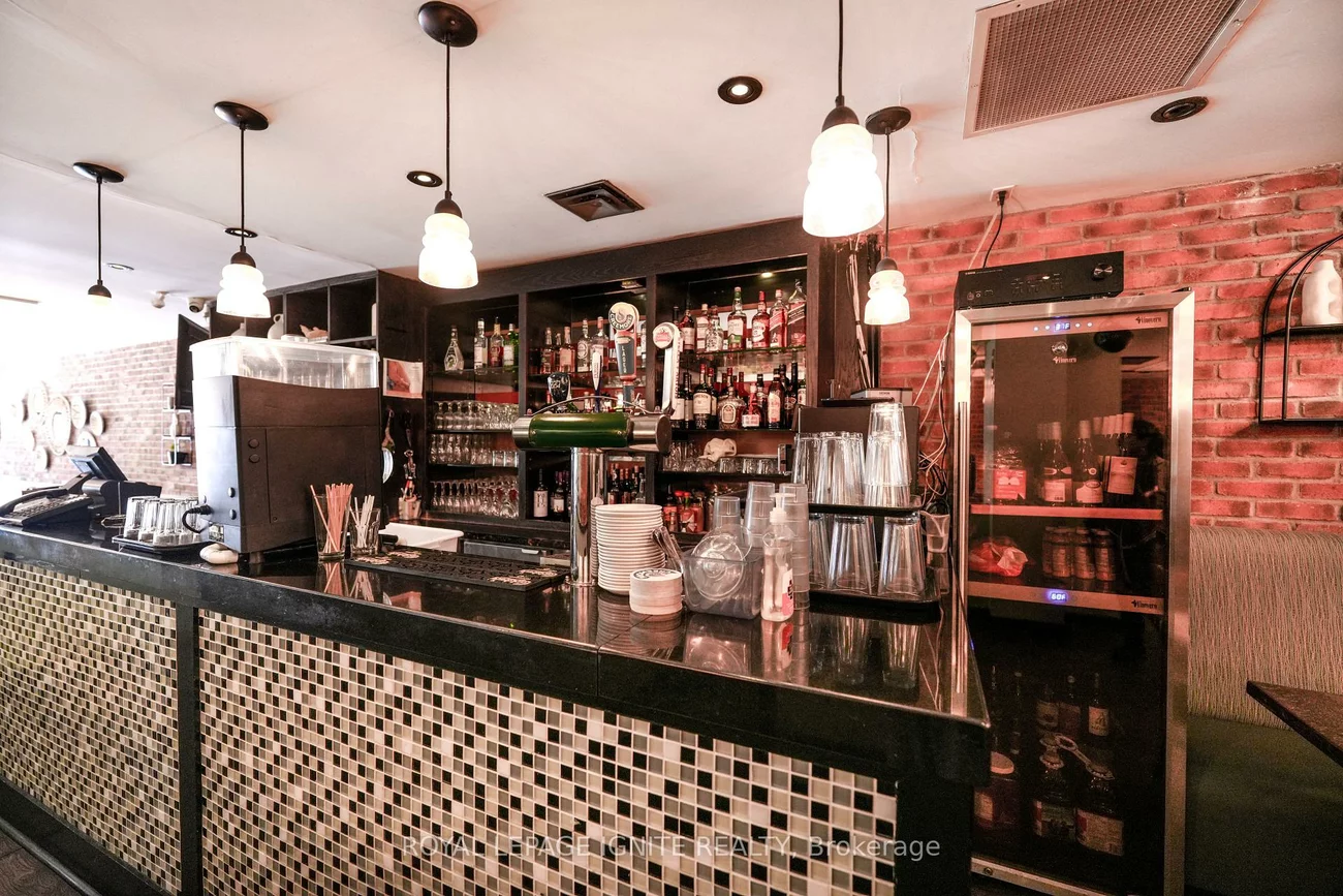 2024, Queen, The Beaches, Toronto