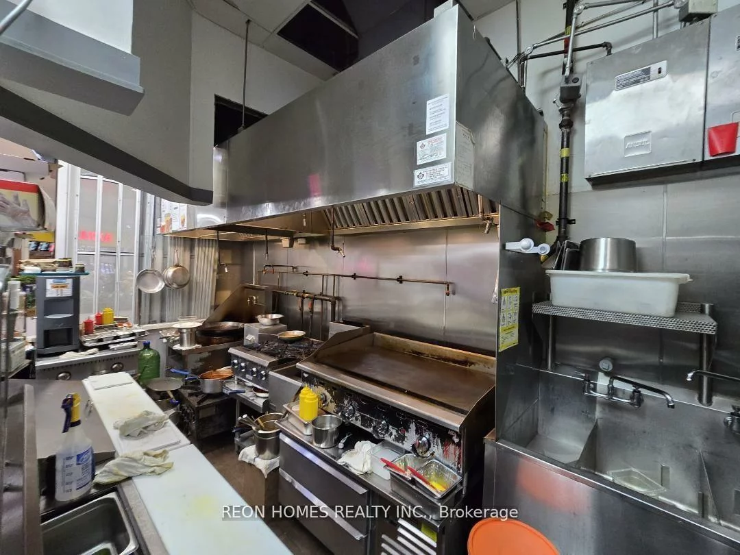 1571, Sandhurst, Agincourt North, Toronto