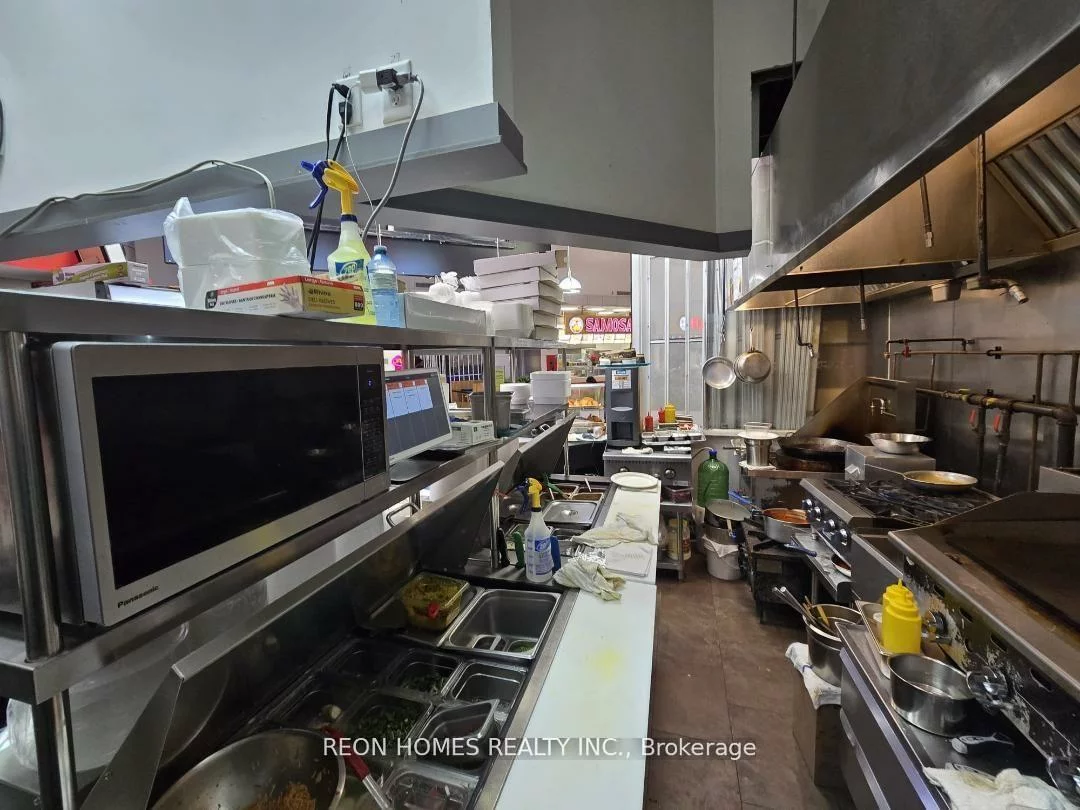 1571, Sandhurst, Agincourt North, Toronto