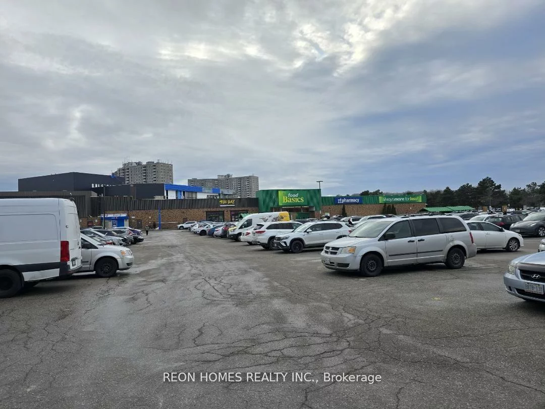 1571, Sandhurst, Agincourt North, Toronto