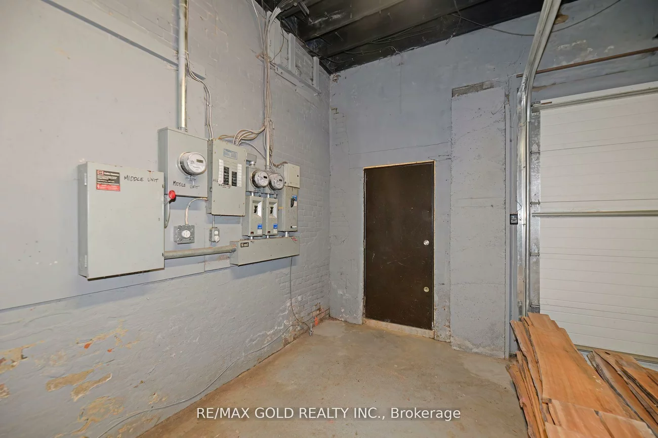 30R, First, South Riverdale, Toronto