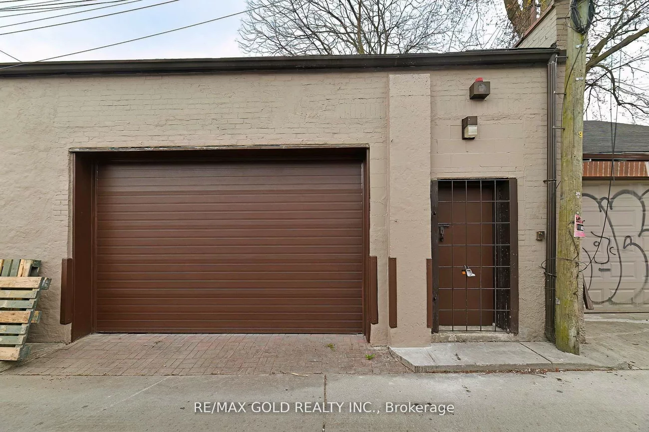 30R, First, South Riverdale, Toronto