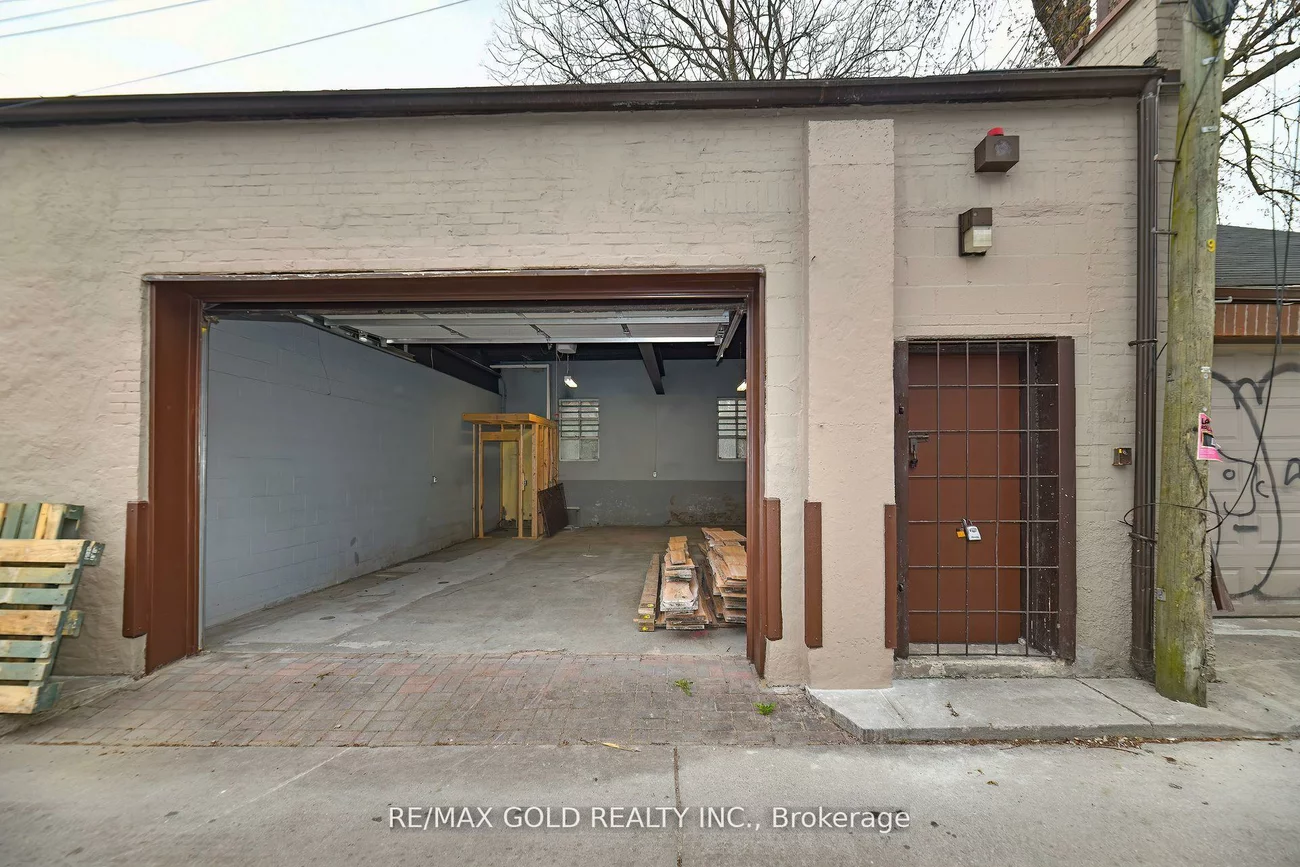 30R, First, South Riverdale, Toronto