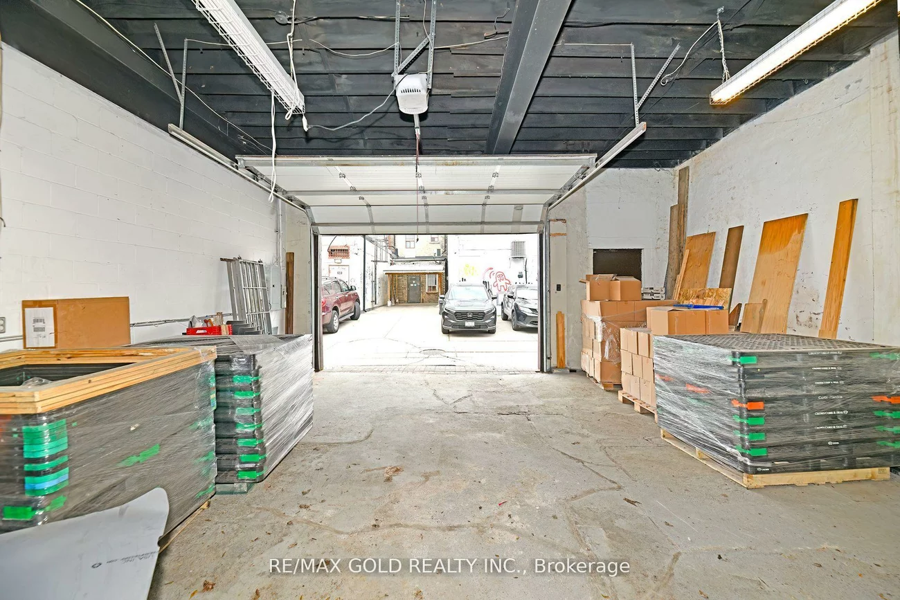 30R, First, South Riverdale, Toronto