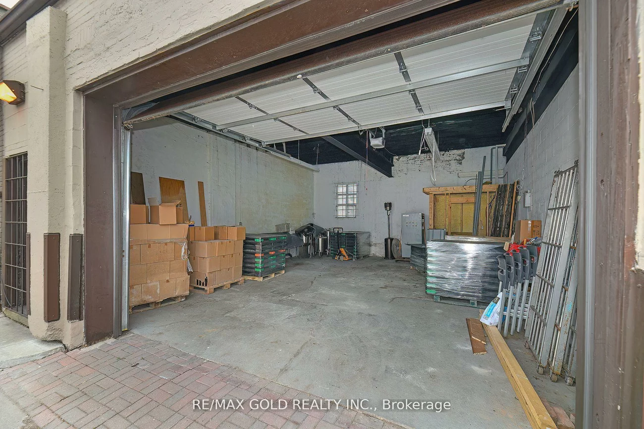 30R, First, South Riverdale, Toronto