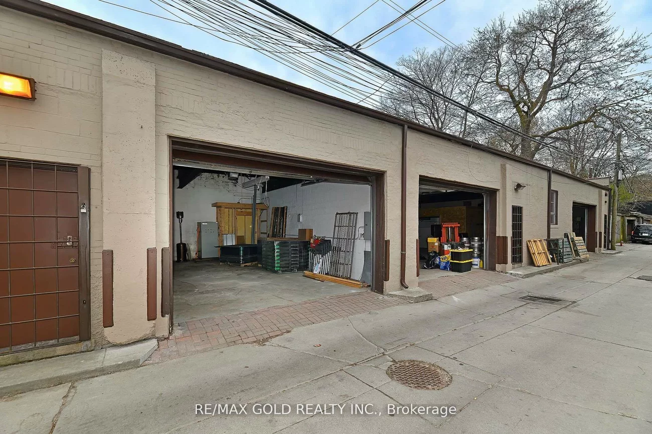 30R, First, South Riverdale, Toronto