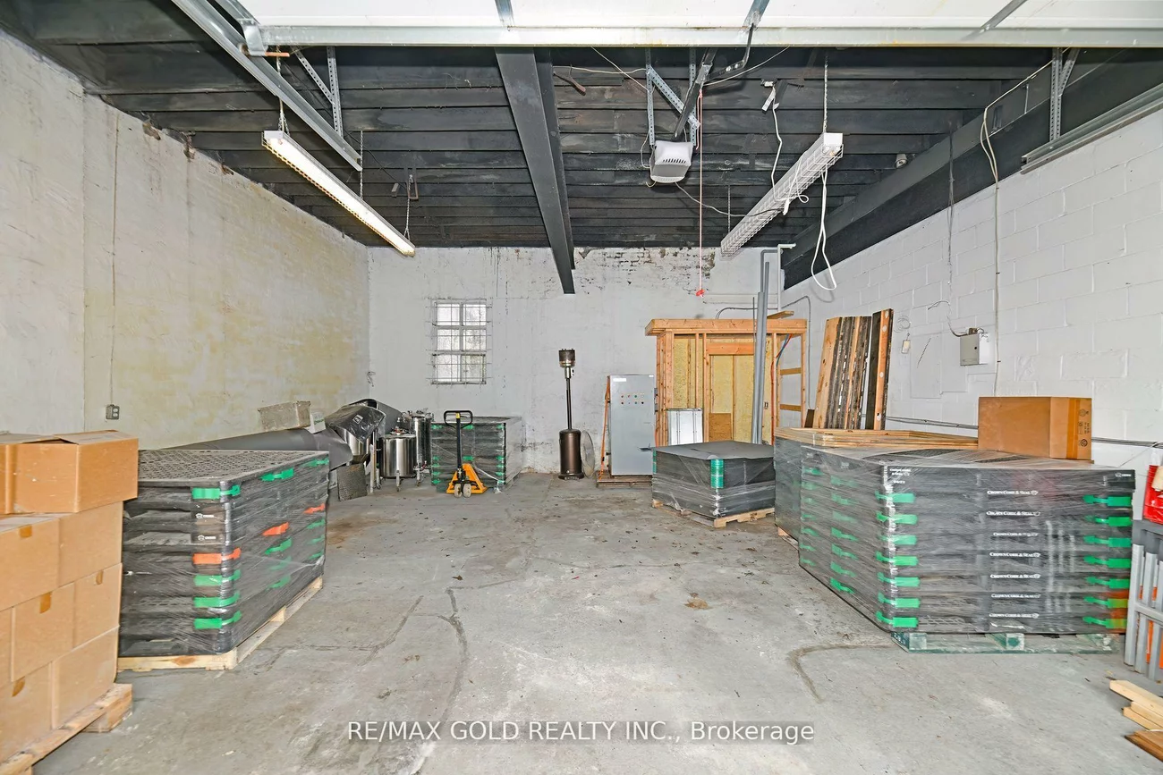 30R, First, South Riverdale, Toronto