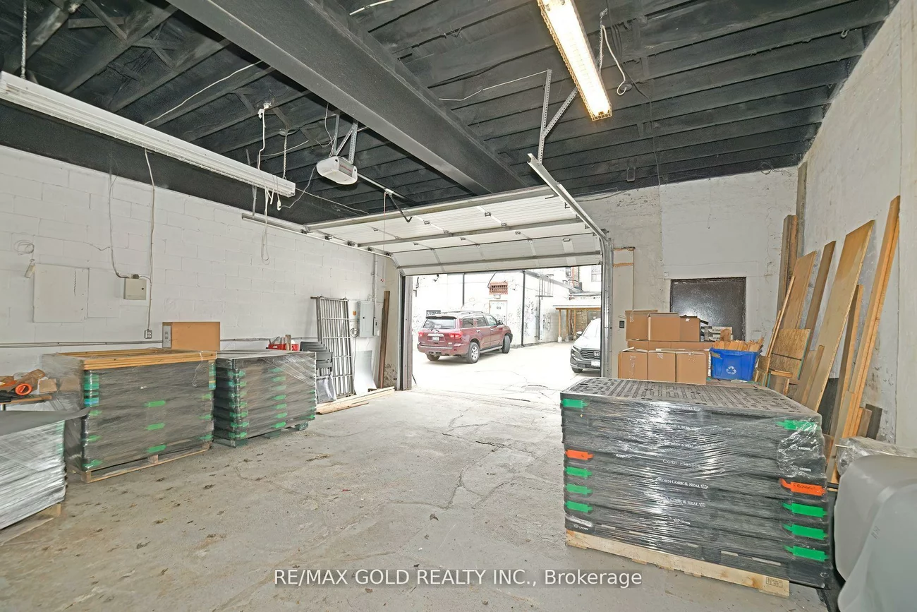 30R, First, South Riverdale, Toronto