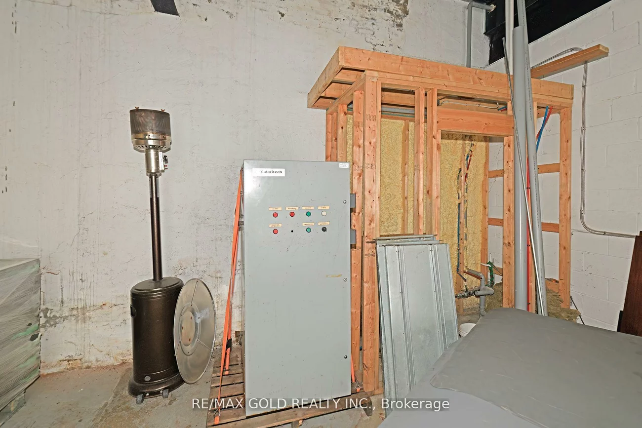 30R, First, South Riverdale, Toronto