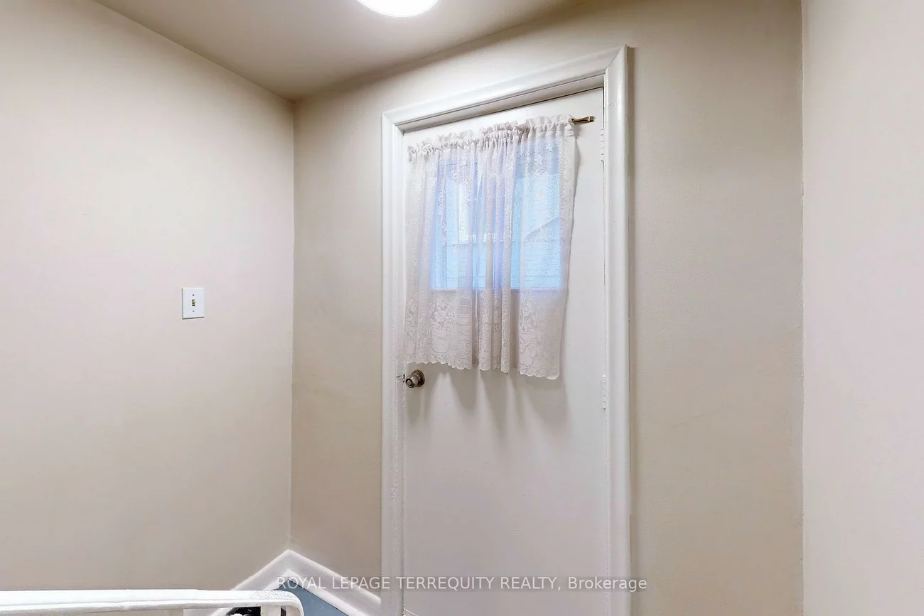 29, Love, East End-Danforth, Toronto