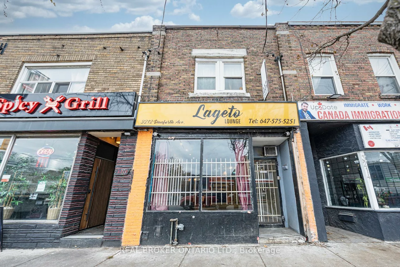 3212, Danforth, Oakridge, Toronto