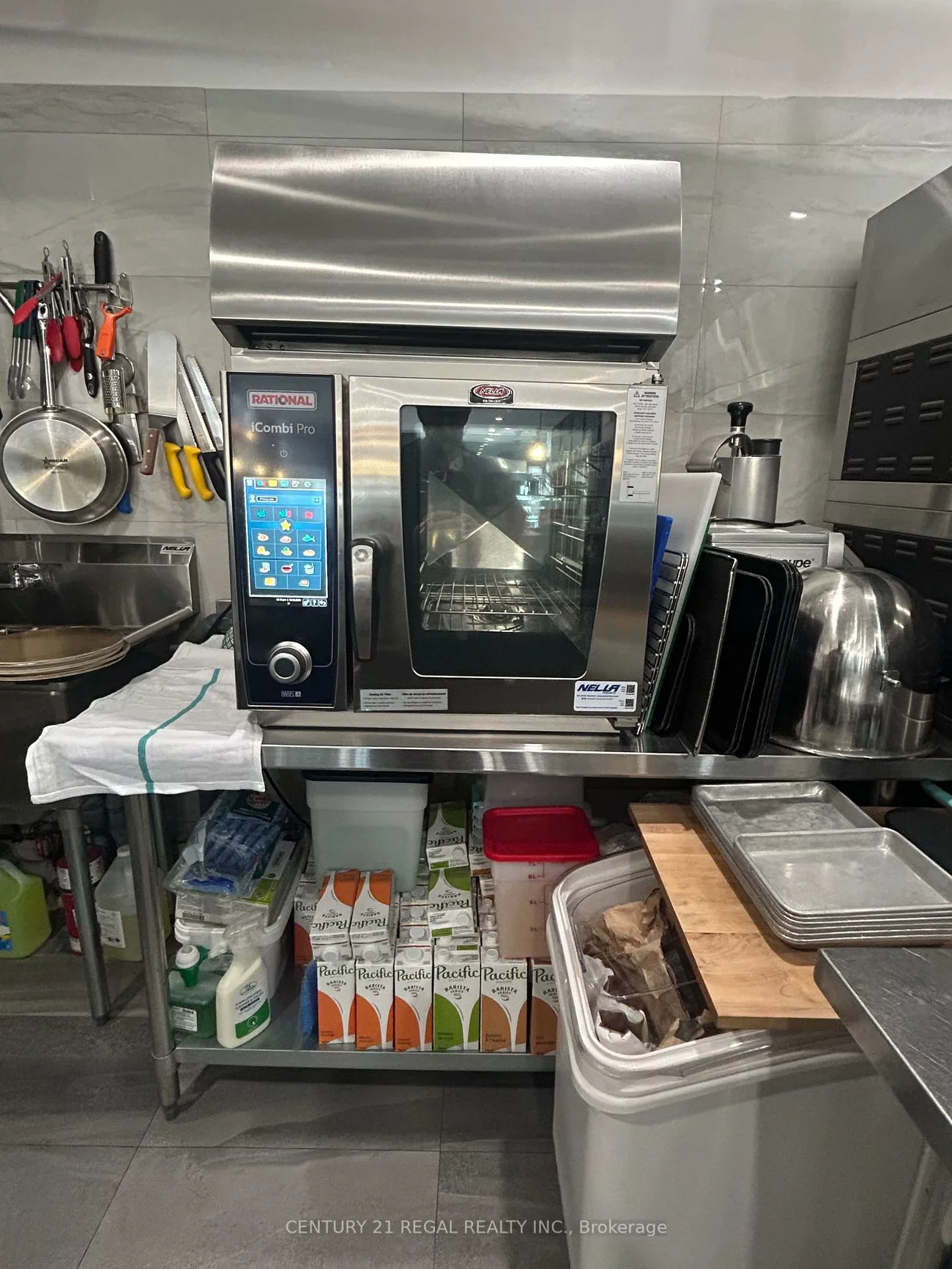 2377, QUEEN, The Beaches, Toronto