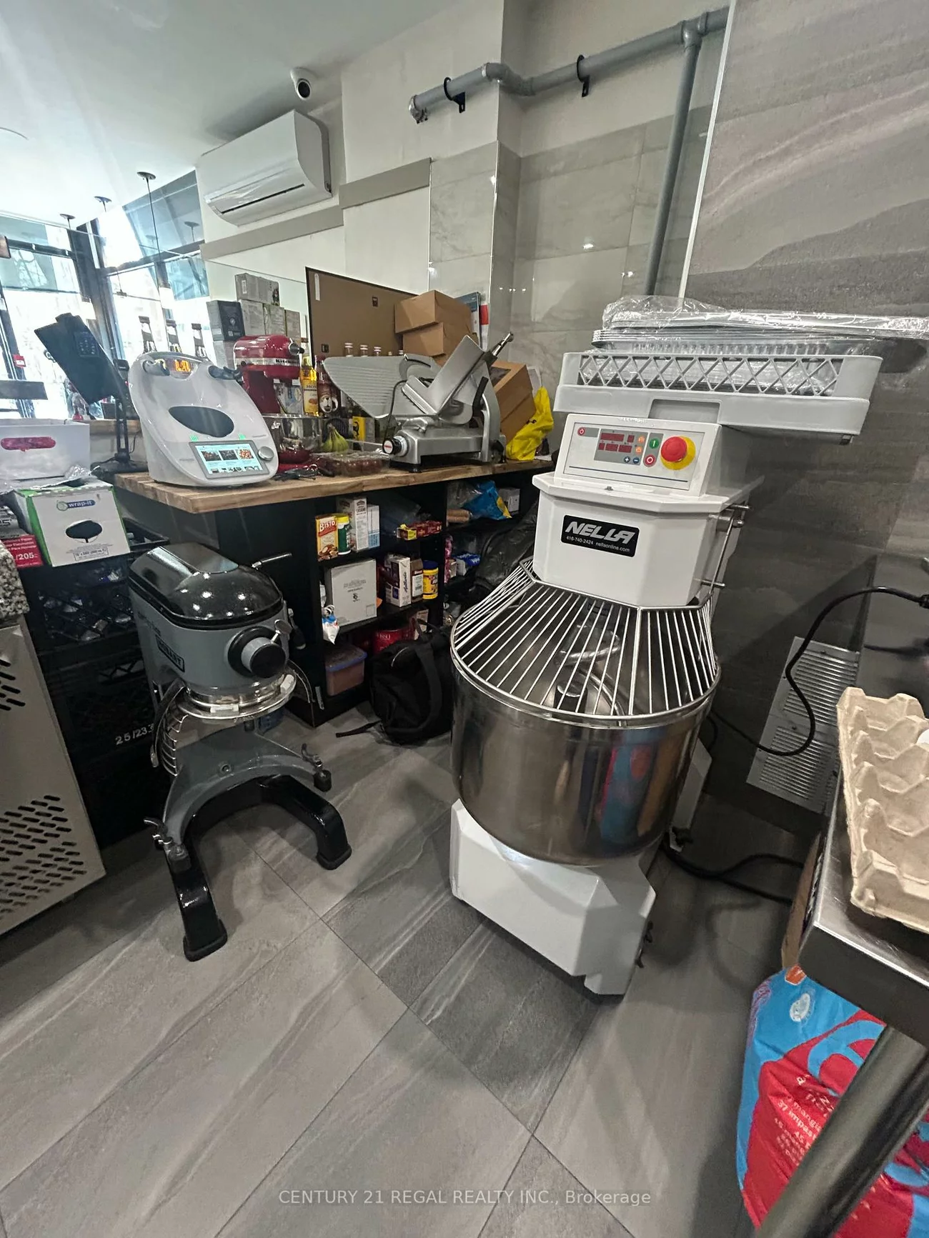 2377, QUEEN, The Beaches, Toronto