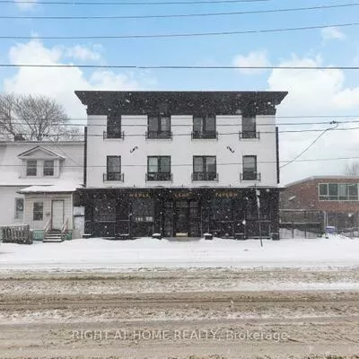 955, Gerrard, South Riverdale, Toronto