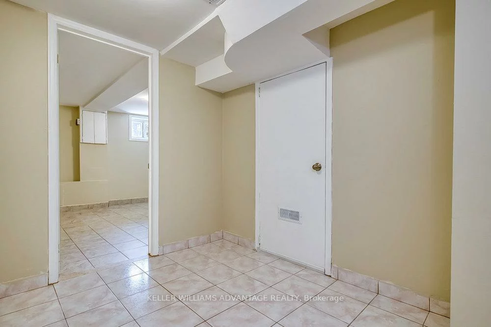 218, Broadview, South Riverdale, Toronto