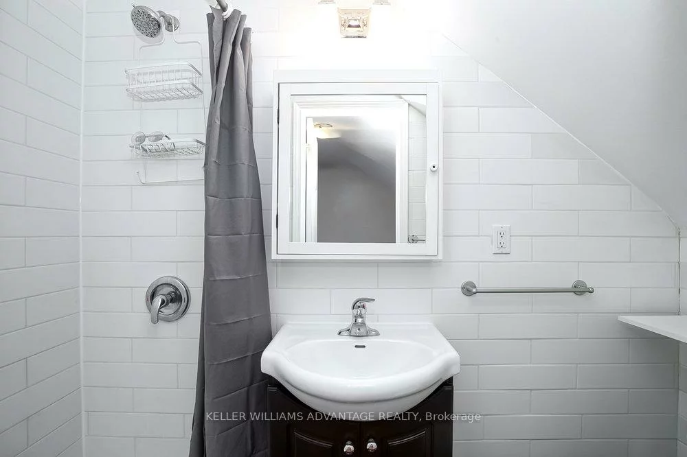 218, Broadview, South Riverdale, Toronto