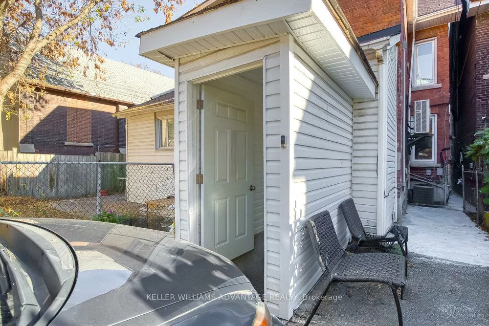 218, Broadview, South Riverdale, Toronto