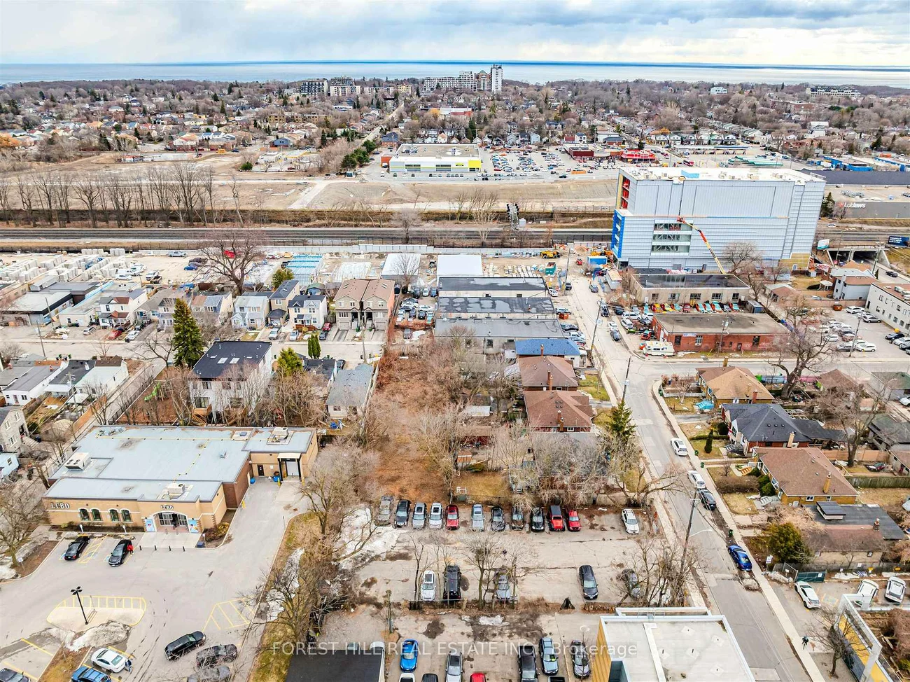 39, Thora, Oakridge, Toronto