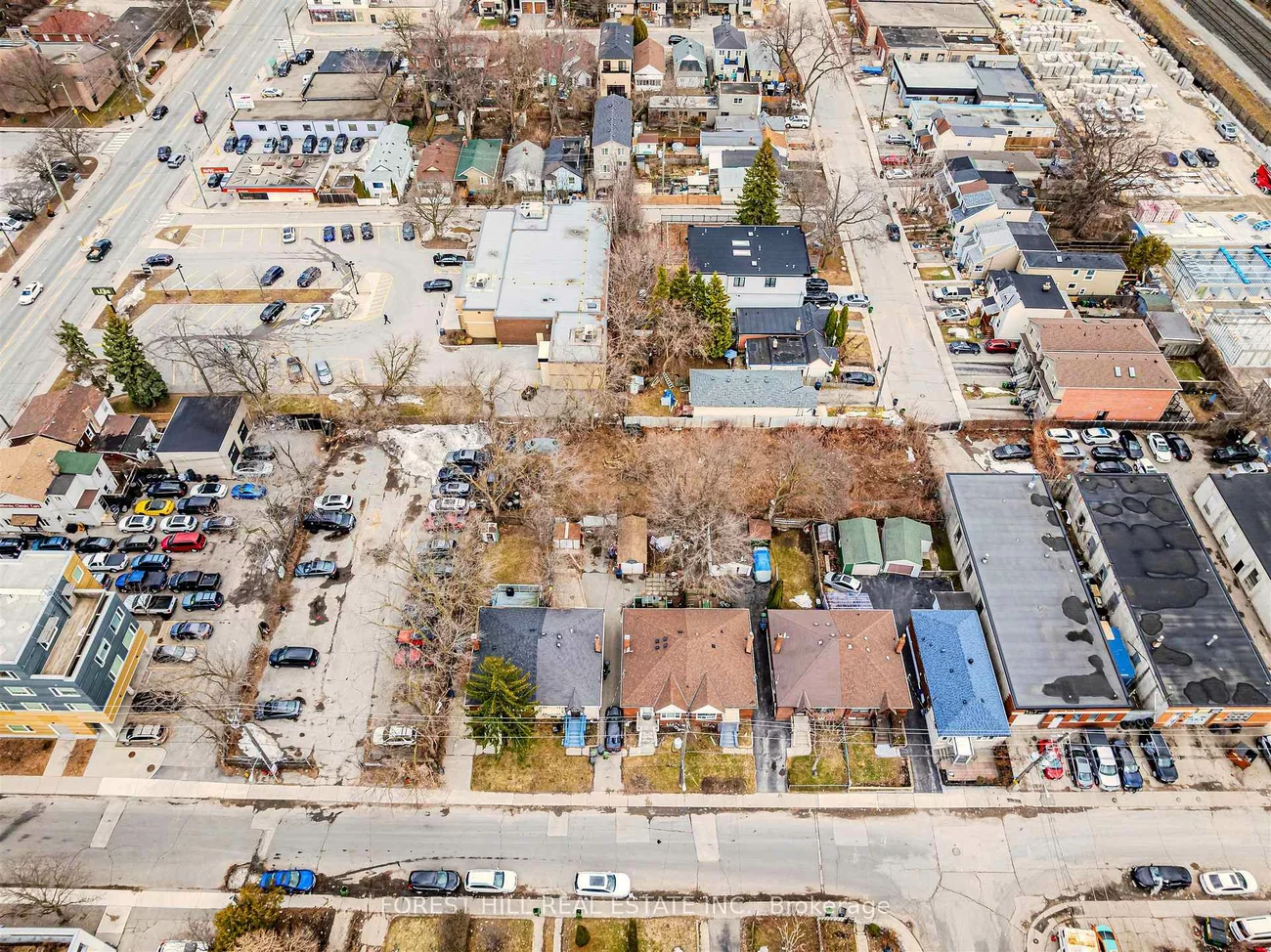 39, Thora, Oakridge, Toronto