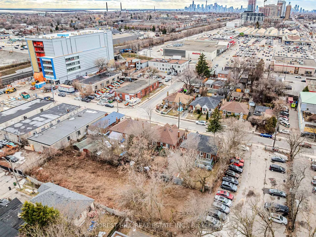 39, Thora, Oakridge, Toronto