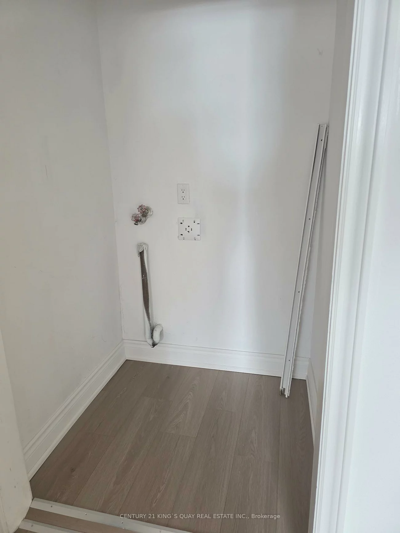 1346, Kennedy, Dorset Park, Toronto