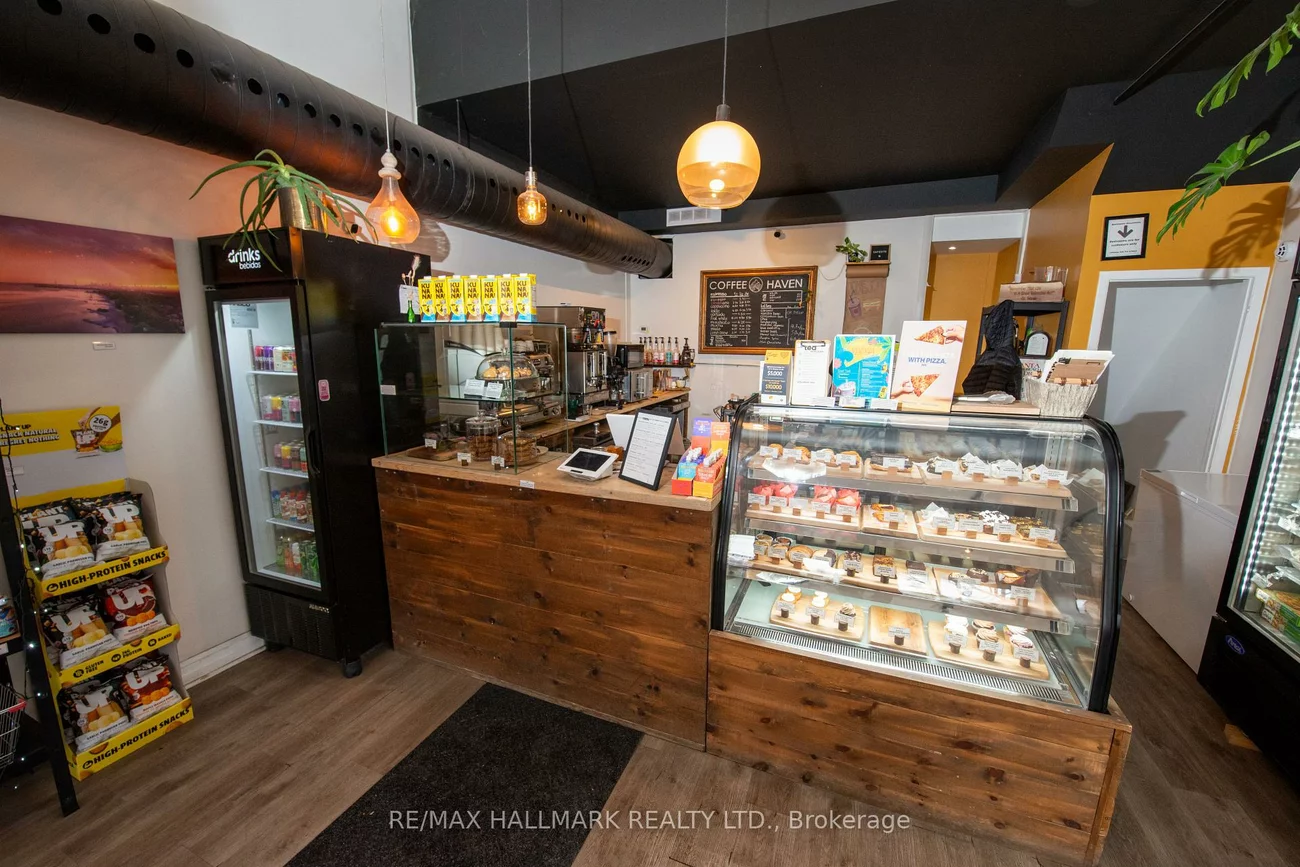 2256, Queen, The Beaches, Toronto