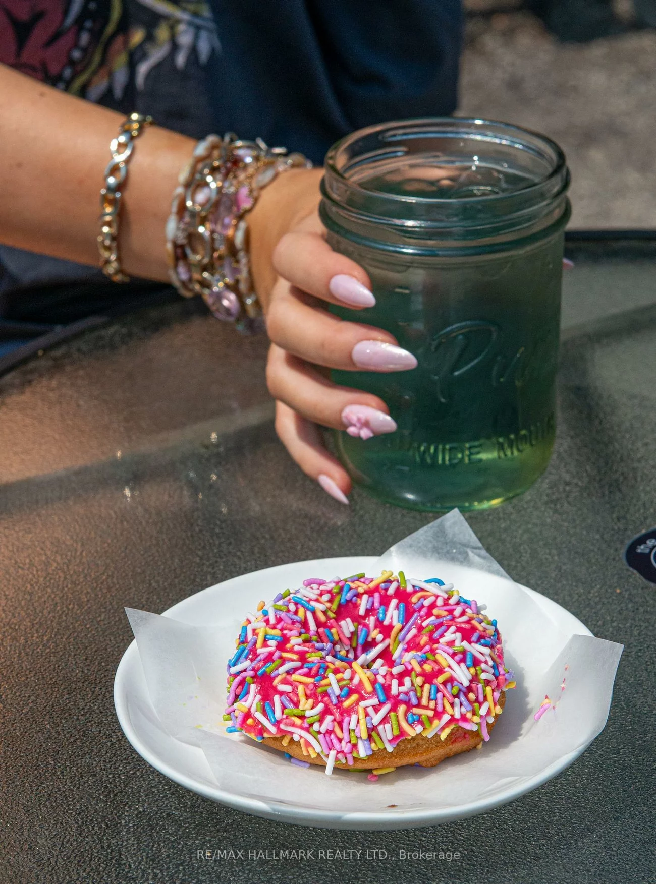 2256, Queen, The Beaches, Toronto