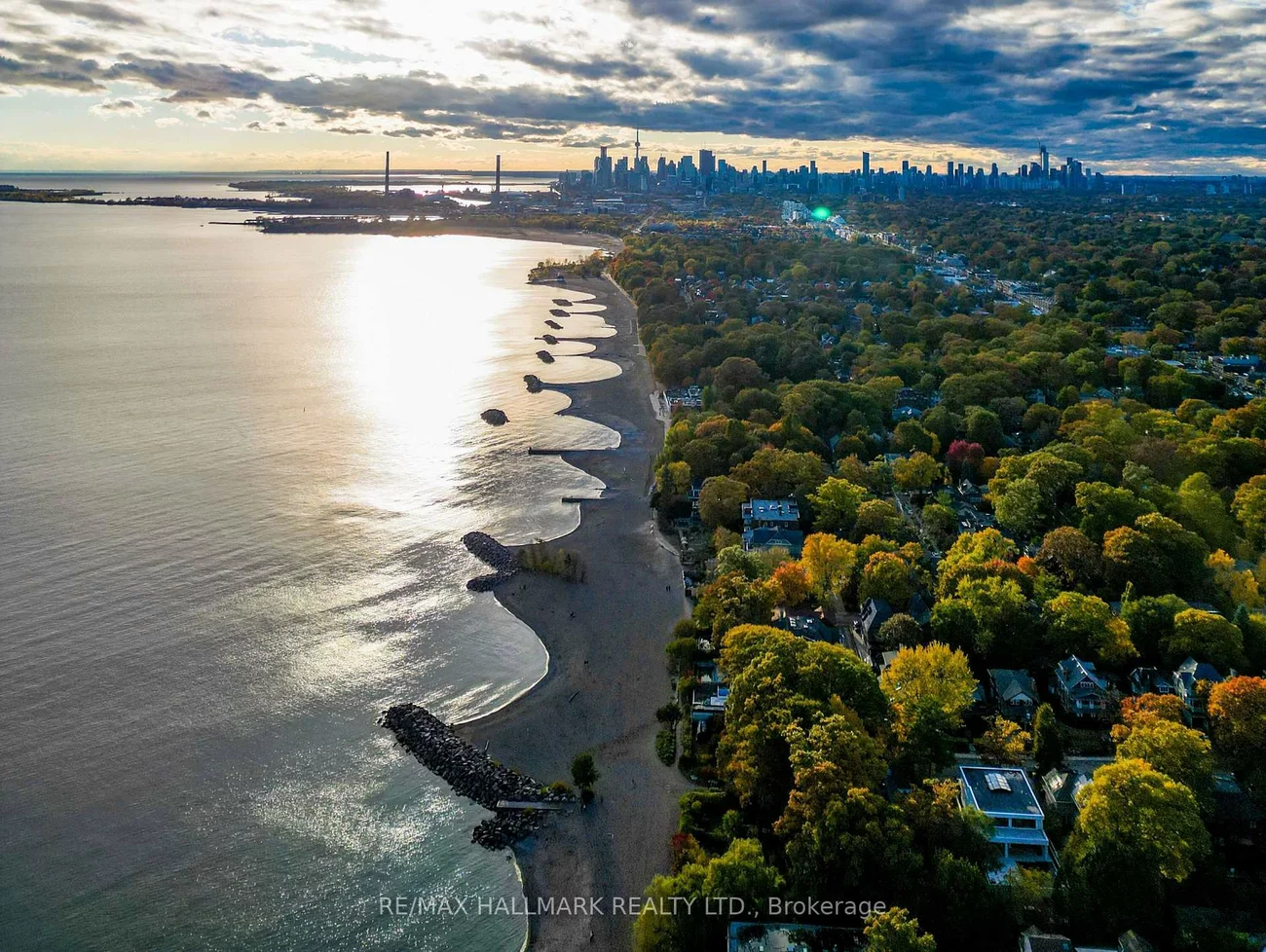 2256, Queen, The Beaches, Toronto