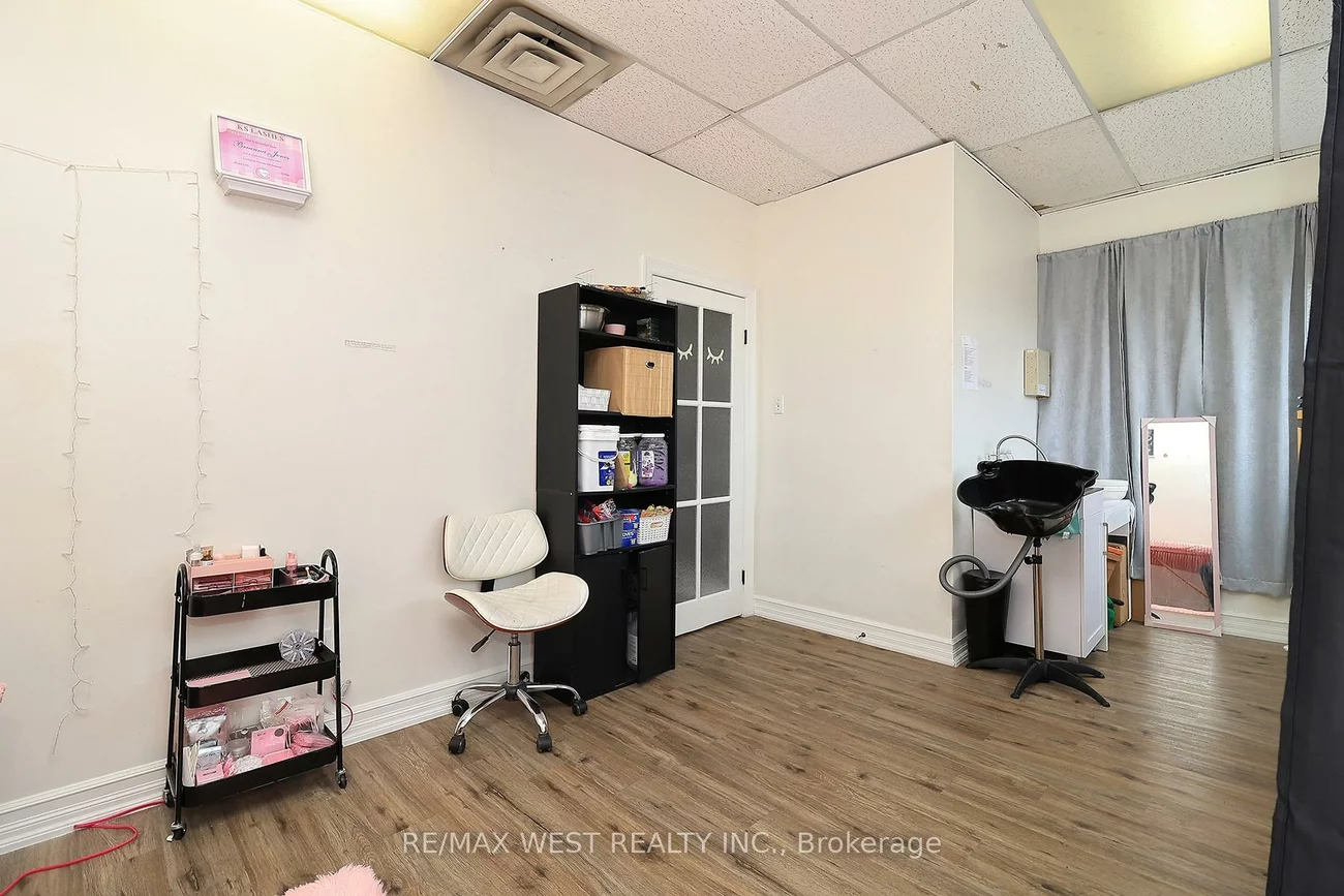 3702, Kingston, Scarborough Village, Toronto