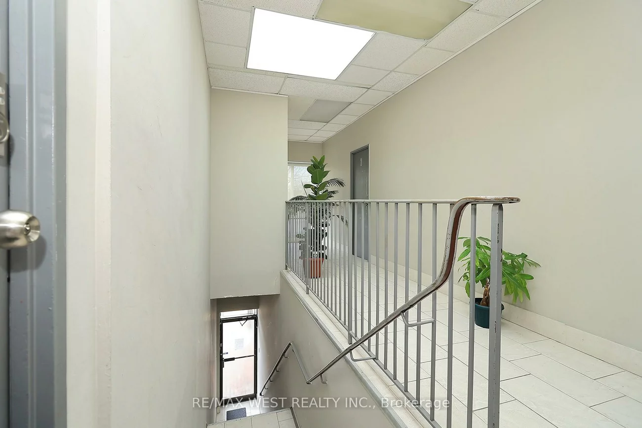 3702, Kingston, Scarborough Village, Toronto