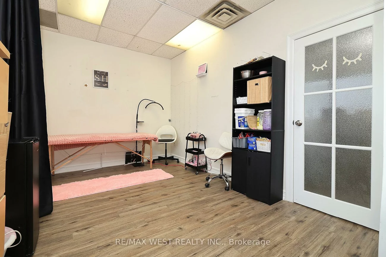 3702, Kingston, Scarborough Village, Toronto