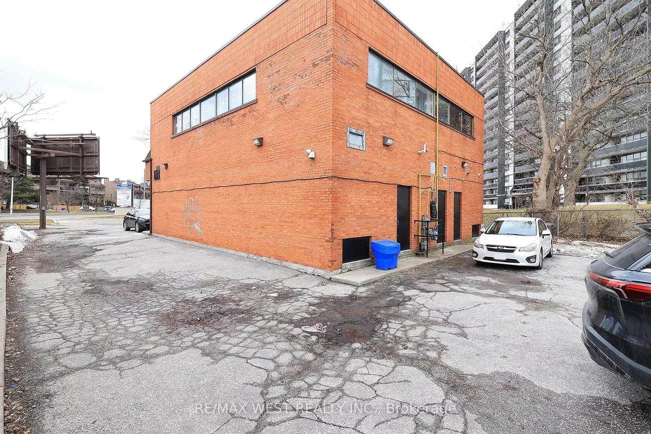 3702, Kingston, Scarborough Village, Toronto