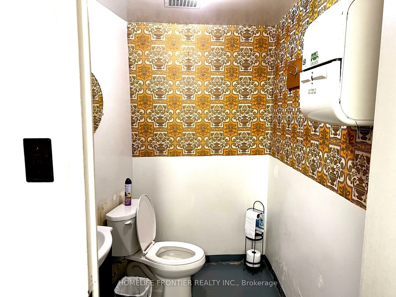 677A, Markham, Woburn, Toronto