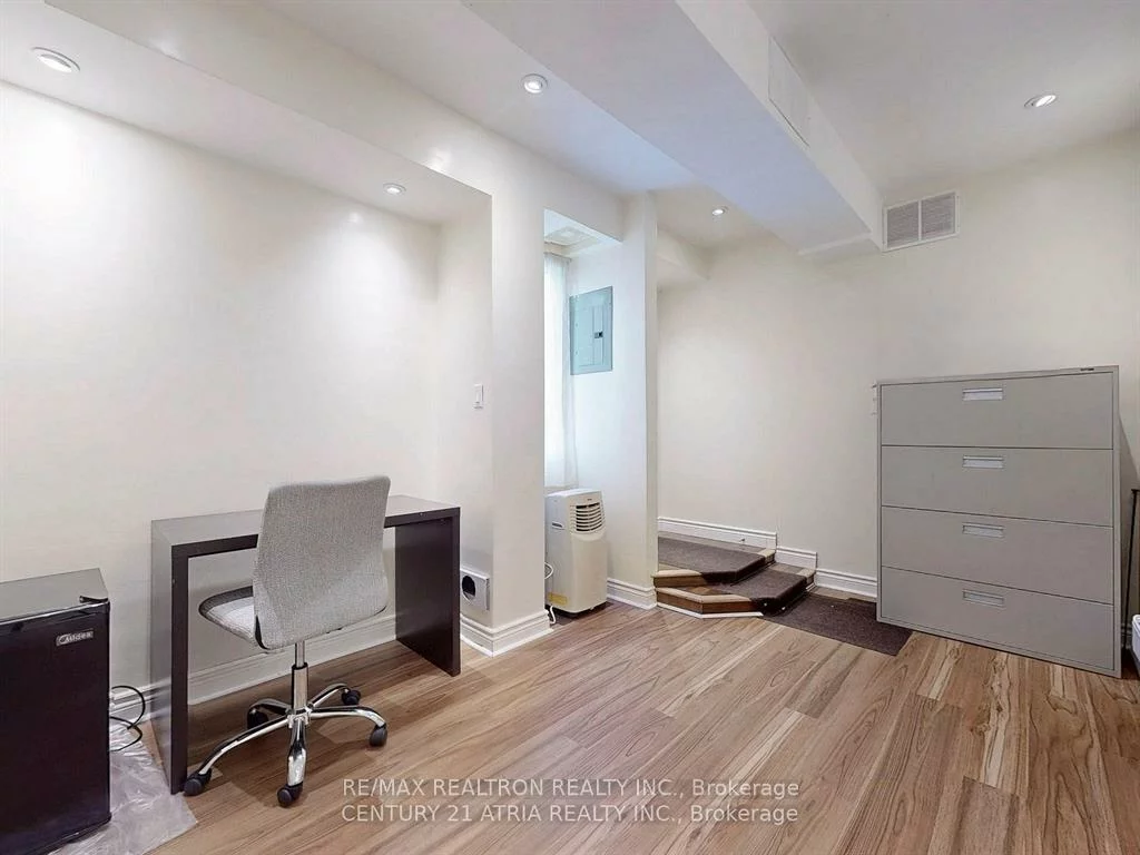 588, Danforth, Playter Estates-Danforth, Toronto