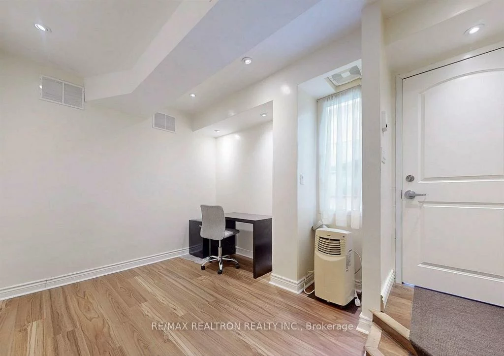 588, Danforth, Playter Estates-Danforth, Toronto