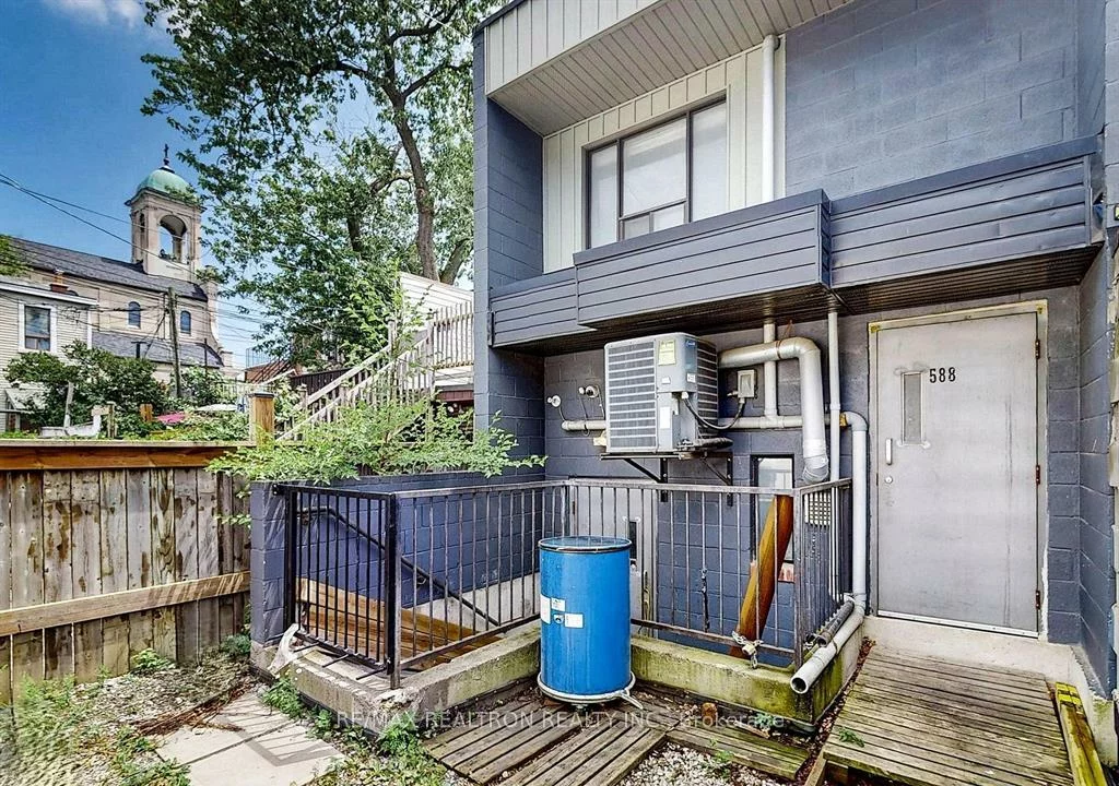 588, Danforth, Playter Estates-Danforth, Toronto